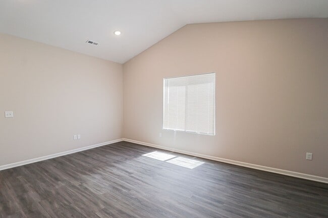 Building Photo - 2336 E Cheyenne Ct