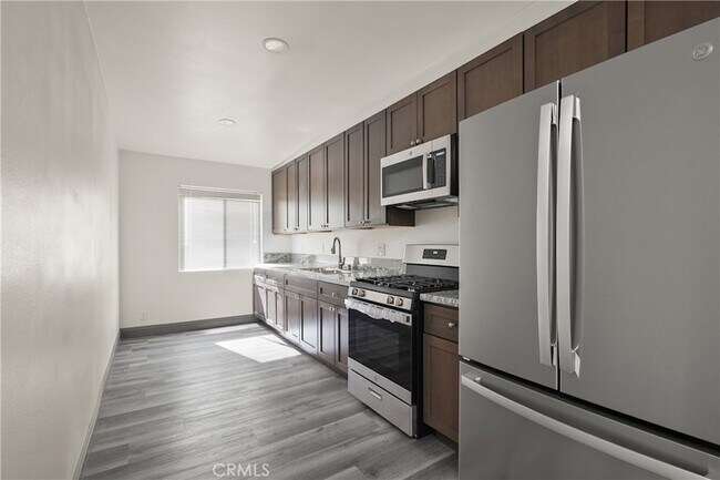 Building Photo - 14335 Hamlin St