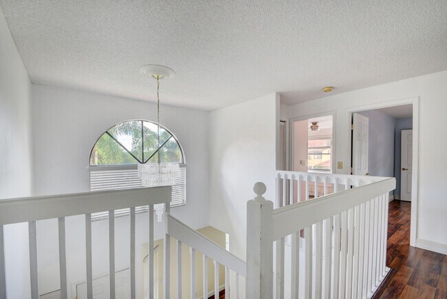Building Photo - 12212 Sag Harbor Ct
