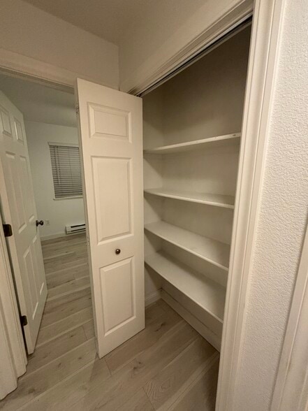 Building Photo - 1209 W Plum St