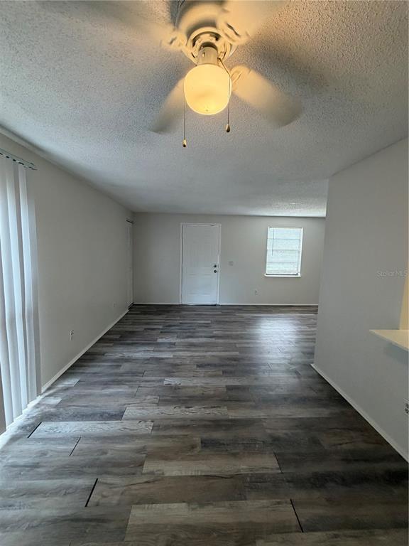 Building Photo - 4911 Silver Oaks Village