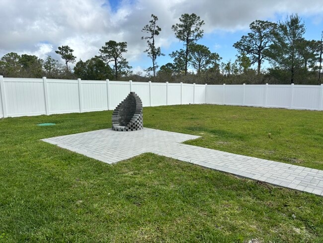 Building Photo - 6821 San Bruno Dr