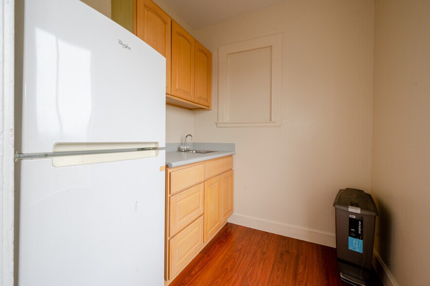 Building Photo - 149 Joost Ave