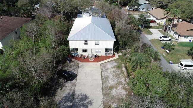 Building Photo - 203 E St-