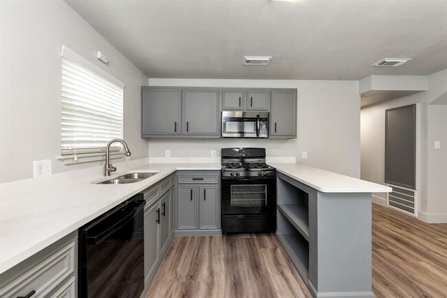 Building Photo - 203 N Milby St