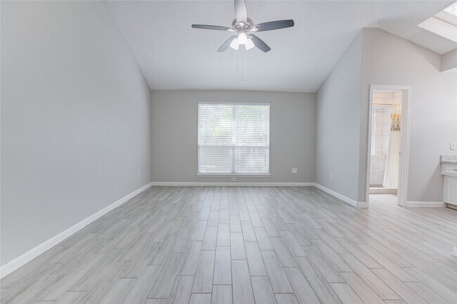 Building Photo - 128 N Deerfoot Cir