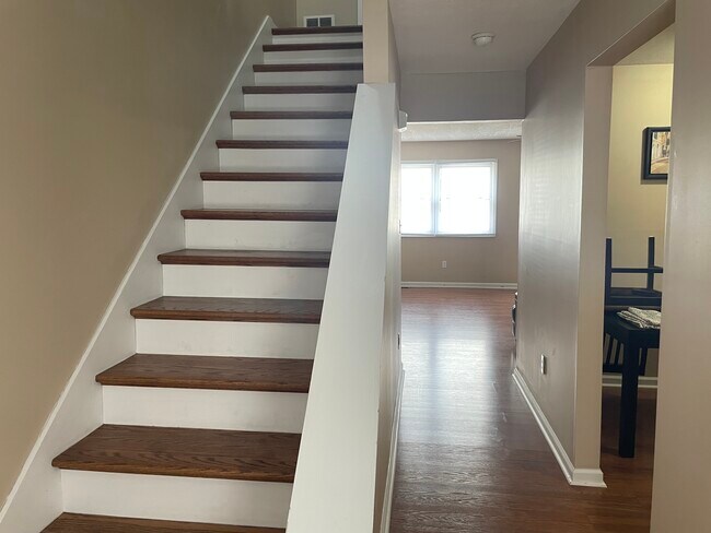 Building Photo - 206 Stone Gate Cir