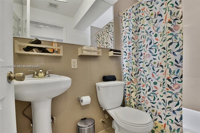 Building Photo - 6966 Byron Ave