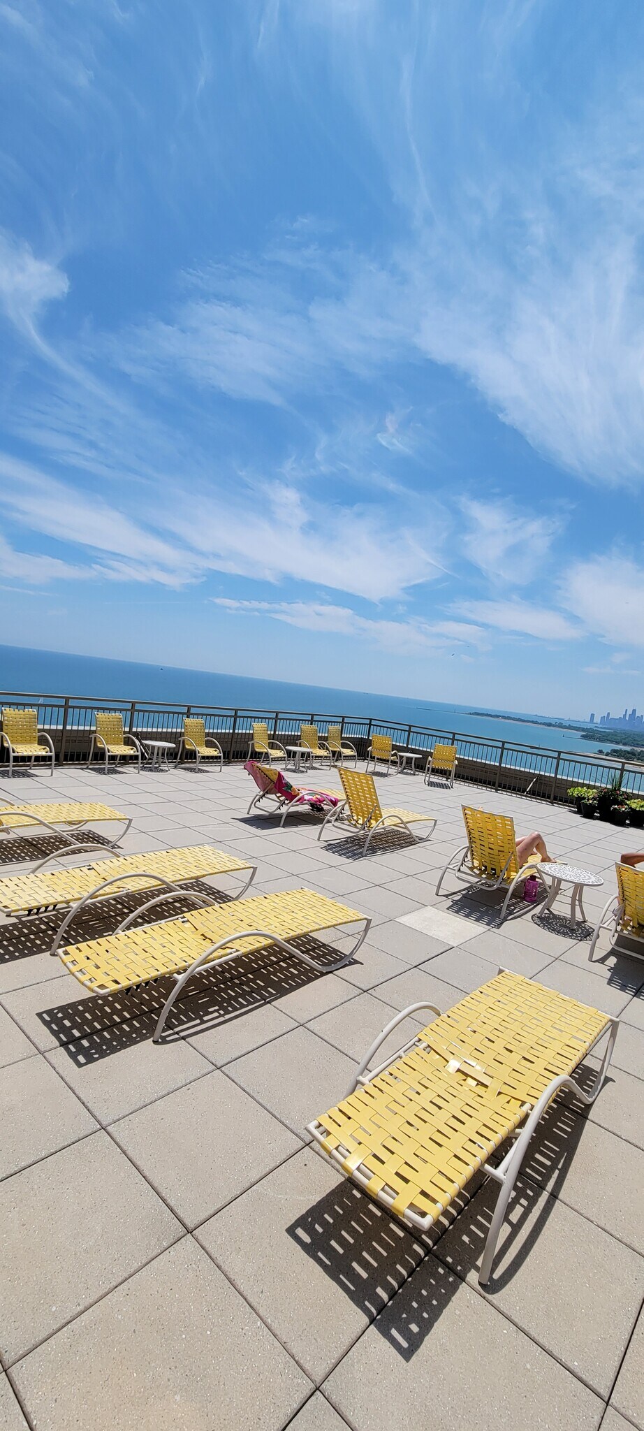 Rooftop Sun Deck - 6301 North Sheridan Road