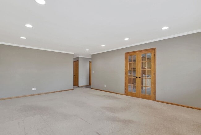 Building Photo - Coming available in February!