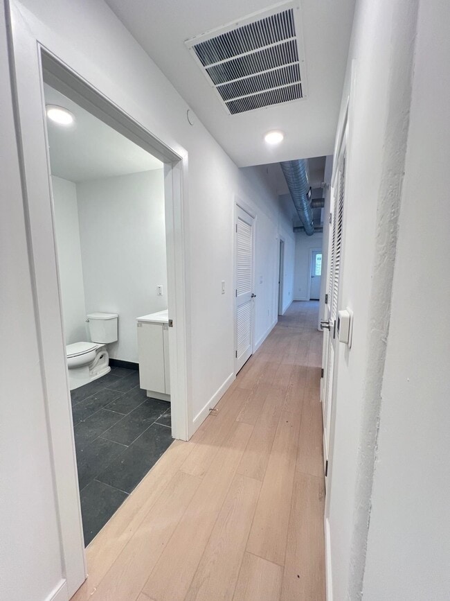 Building Photo - 141 Christopher Columbus Dr