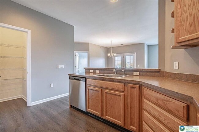 Building Photo - 6885 Pioneer Dr