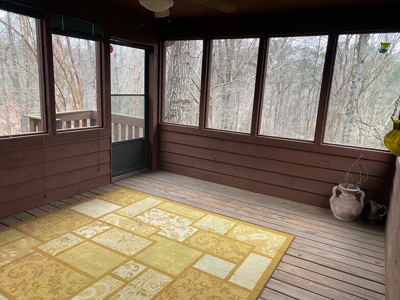 Building Photo - 5100 Forest Mist Dr SE