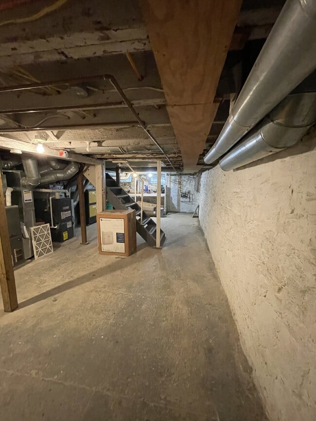 Building Photo - 107 Shoup St