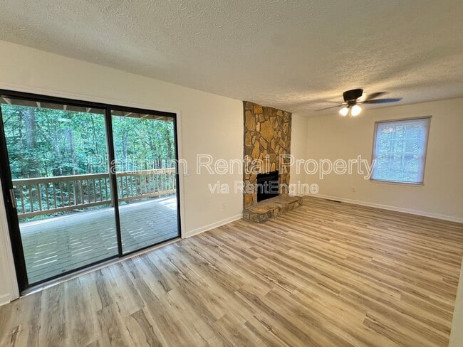 Building Photo - 8380 Lucas Creek Trl