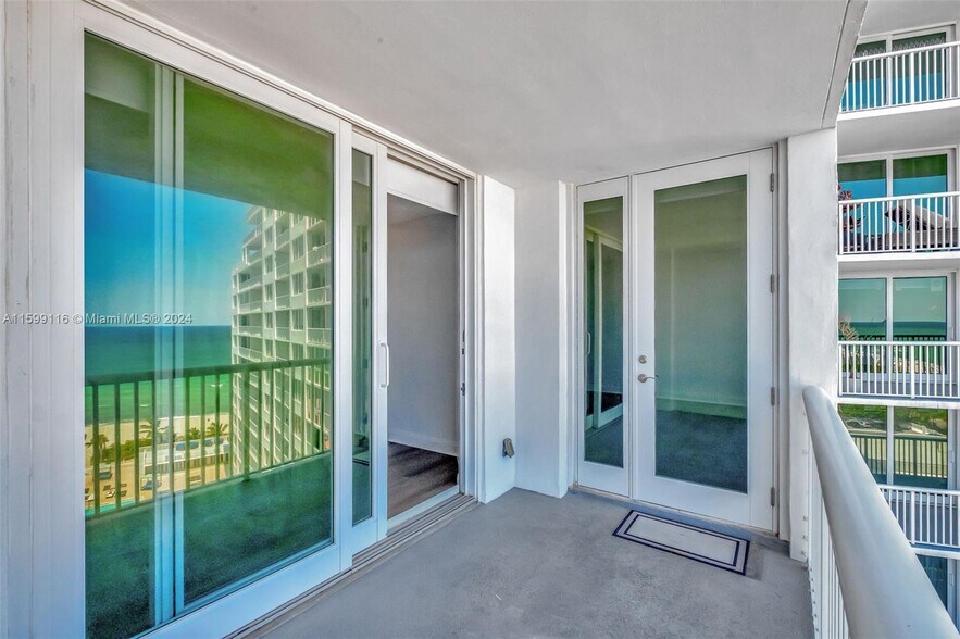 Building Photo - 5401 Collins Ave