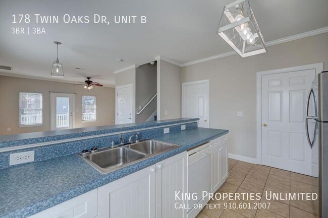 Building Photo - 178 Twin Oaks Dr