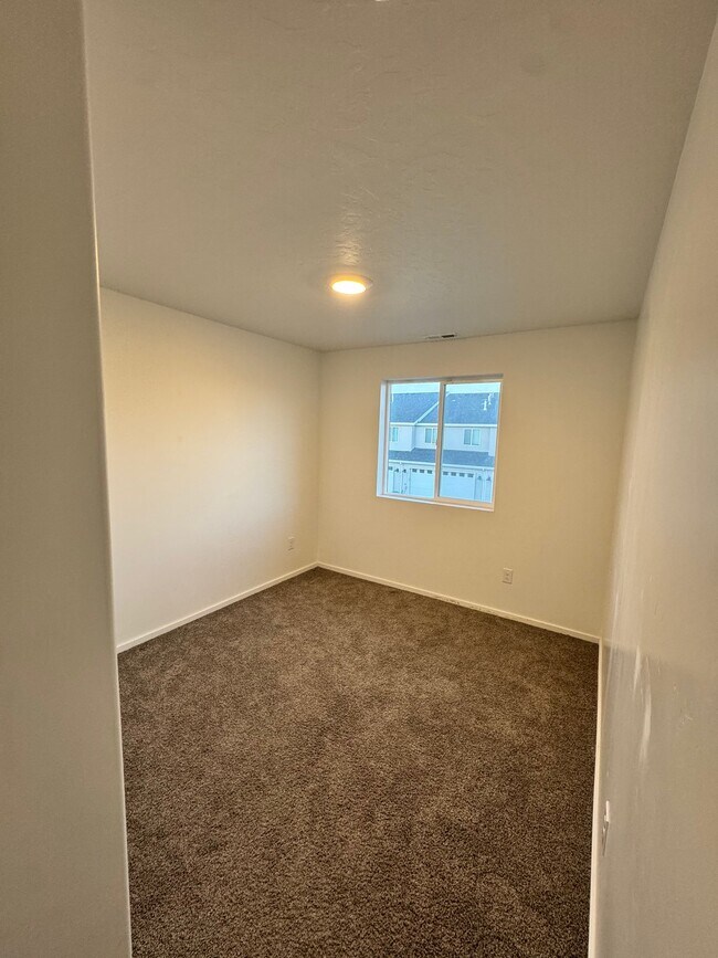 Building Photo - 241 Portside Ln