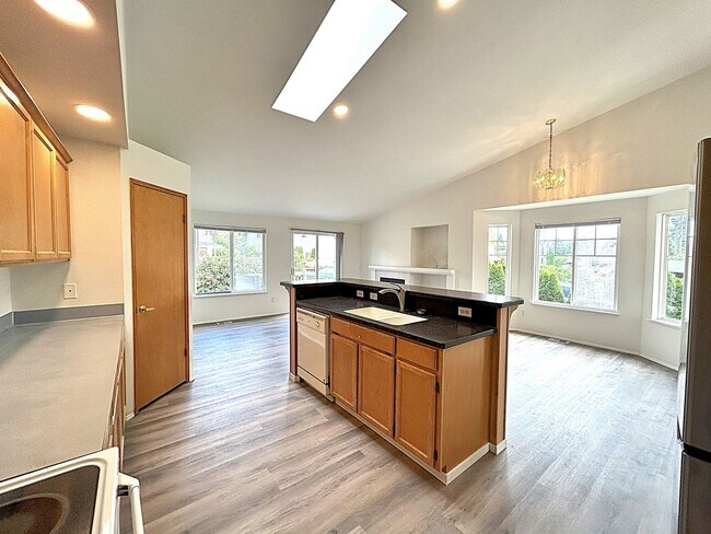 Building Photo - 3 bedroom Rambler in Browns point