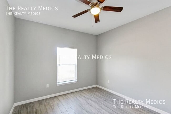 Building Photo - 445 Gephart St SW