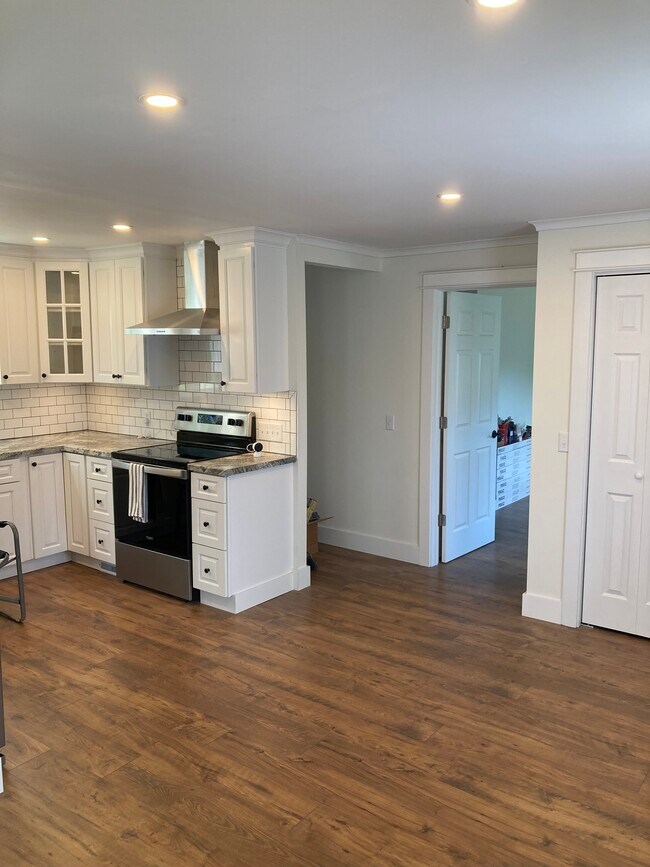 Building Photo - 18 Fairfield Ave