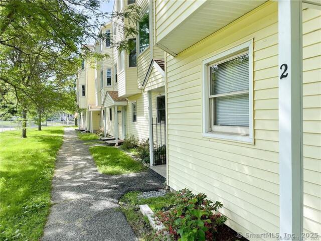 Building Photo - 77 Marion Ave