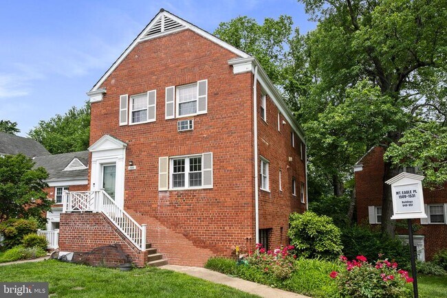 Building Photo - 1535 Mt Eagle Pl