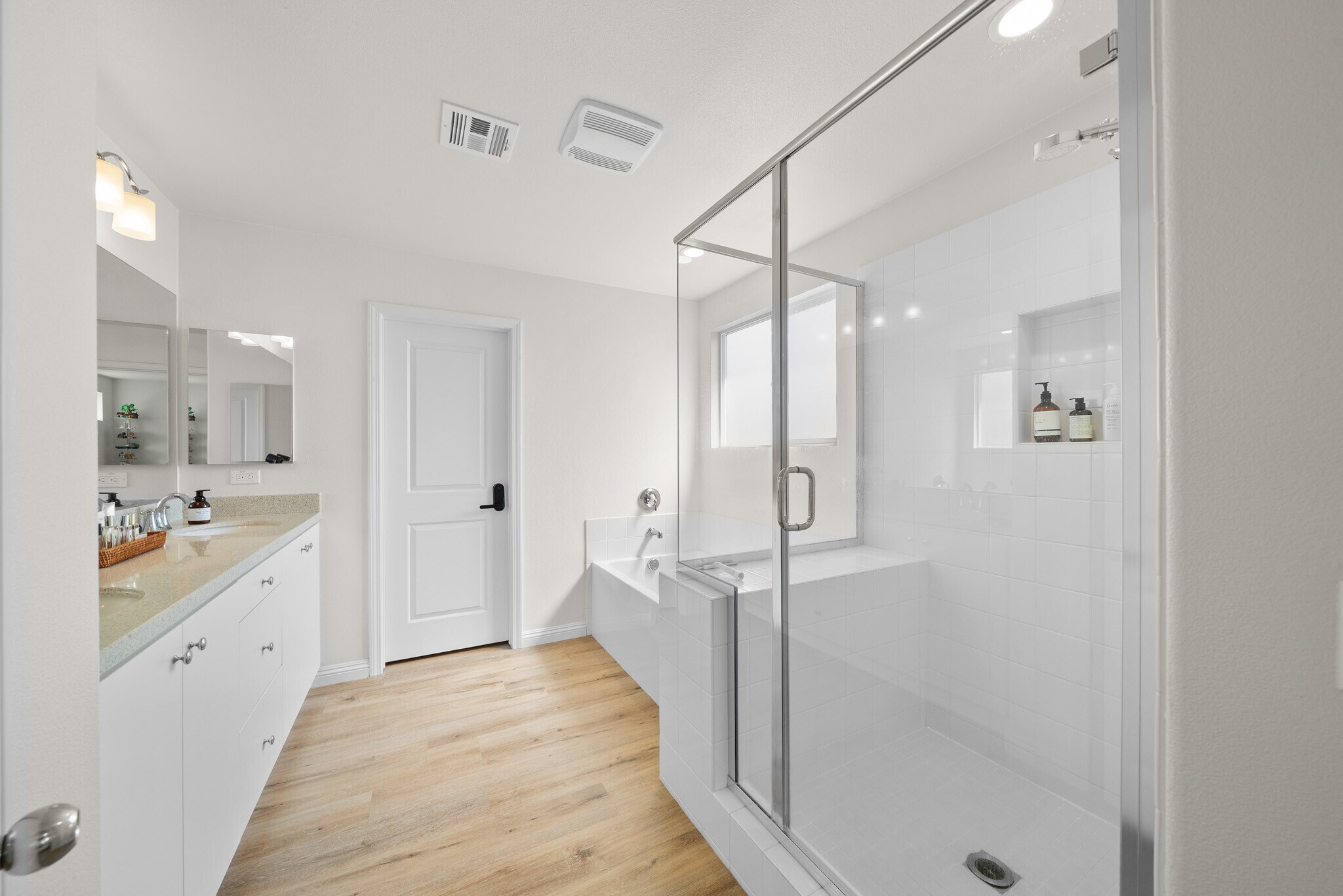 Building Photo - 15026 Olive Ln