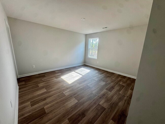 Building Photo - 1735 King Oaks Lp