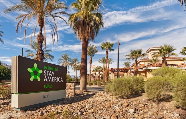 Building Photo - 1400 E Tahquitz Canyon Way