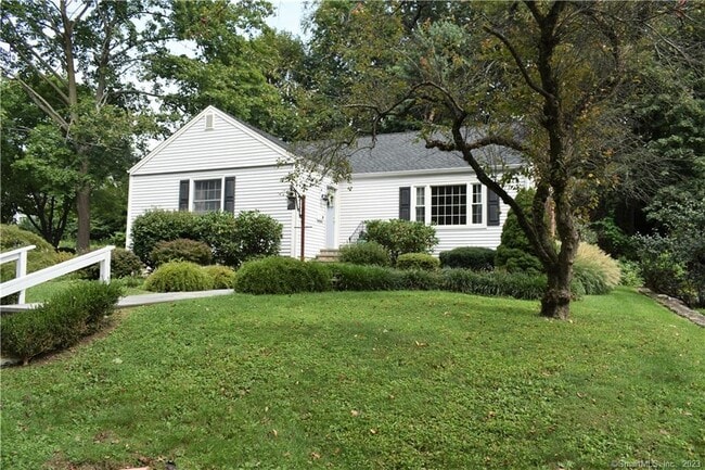 Primary Photo - 70 Benedict Ave
