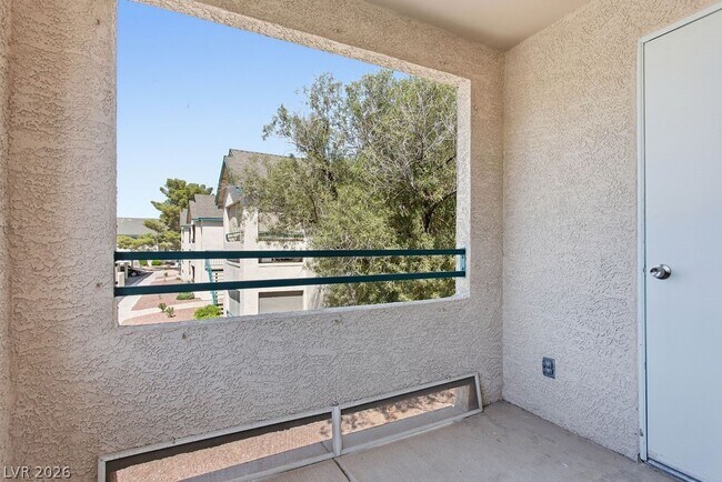 Building Photo - 5121 S Lindell Rd