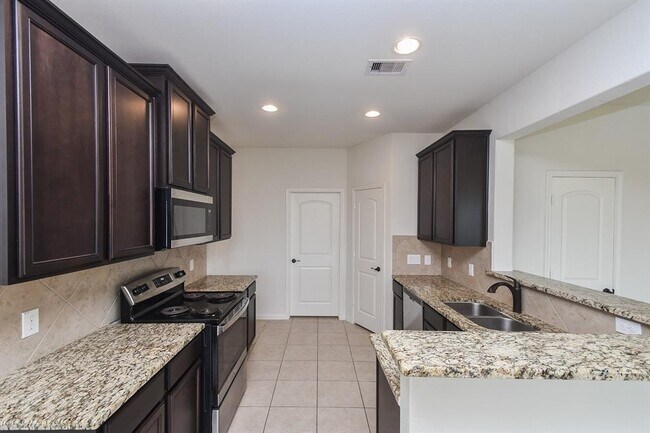 Building Photo - 21022 Echo Manor Dr