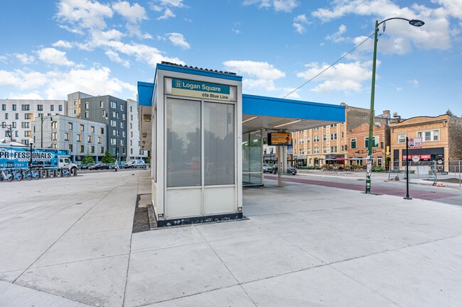 Building Photo - 2725 N Kedzie Ave