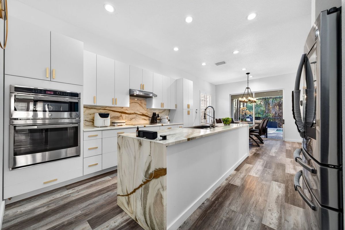 Building Photo - 8111 Santa Rosa Ct