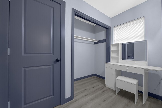 Building Photo - 11103 Greenwillow Dr