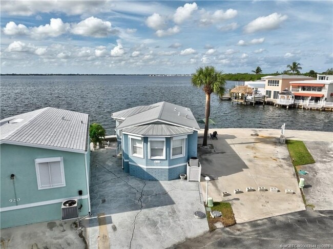 Building Photo - 10701 S Ocean Dr