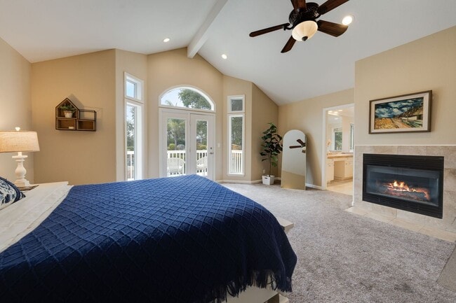 Building Photo - Luxury 4BR Home with Pool & Outdoor Kitche...