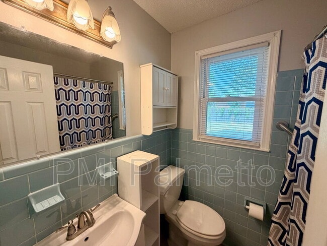 Building Photo - 1727 Sandra Dr