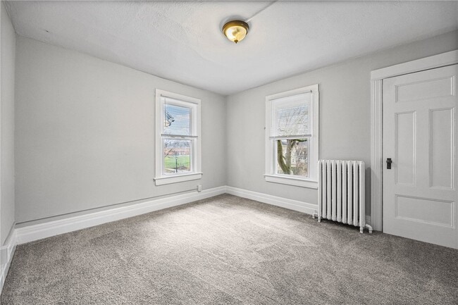 Building Photo - 164 Laburnam Crescent