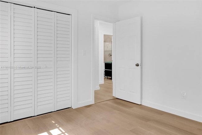 Building Photo - 4900 SW 106th Ave