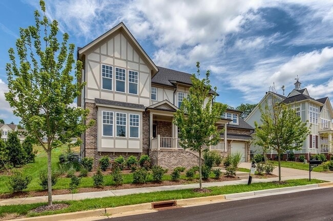 Building Photo - 2077 McAvoy Dr