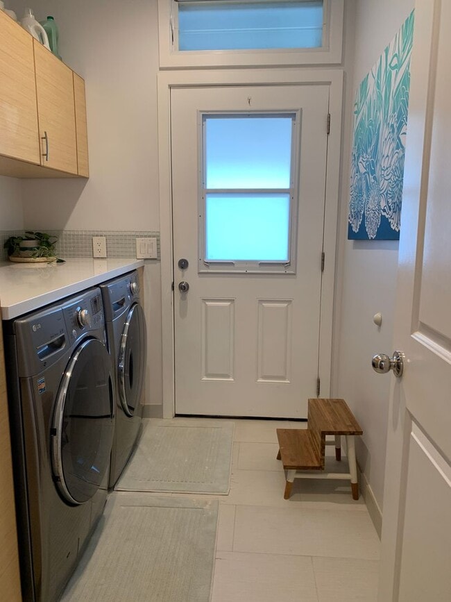 Building Photo - Renovated 3 bed, 2 bath Duplex Home in Waialua