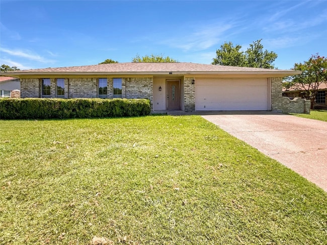 Primary Photo - 116 Creekview Dr W