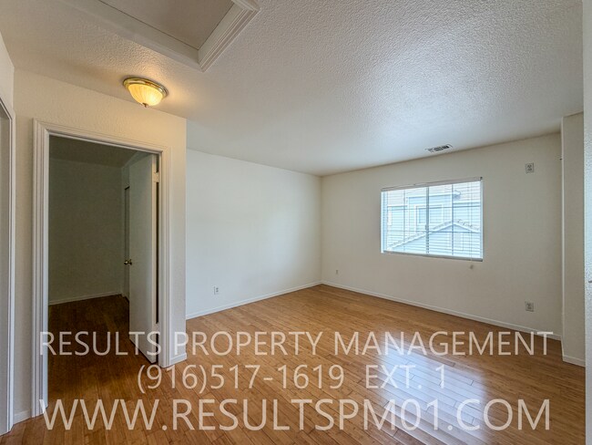 Building Photo - Great Elk Grove 2 Bedroom plus Loft Home