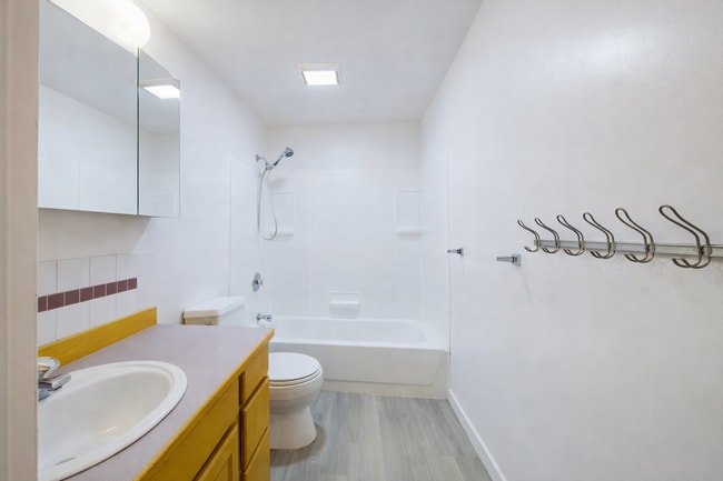 Building Photo - Spacious Home in Prime Location at Fairbanks