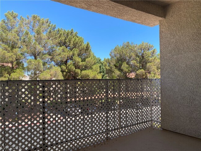Building Photo - 4805 Nara Vista Way