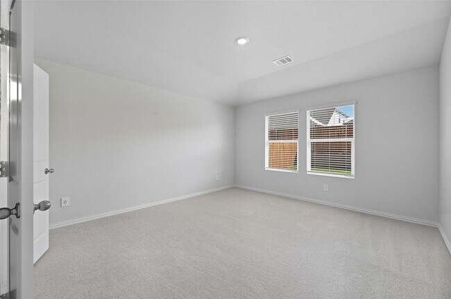 Building Photo - 6605 Creek Edge Cir