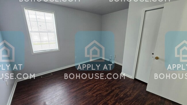 Building Photo - 600-610 OLDFATHER ST