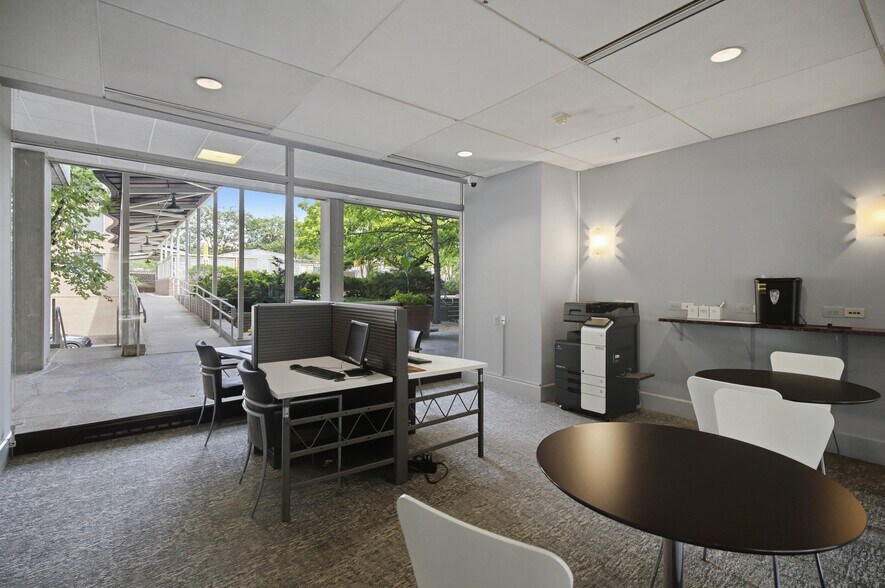 Business Center - 800 4th St SW